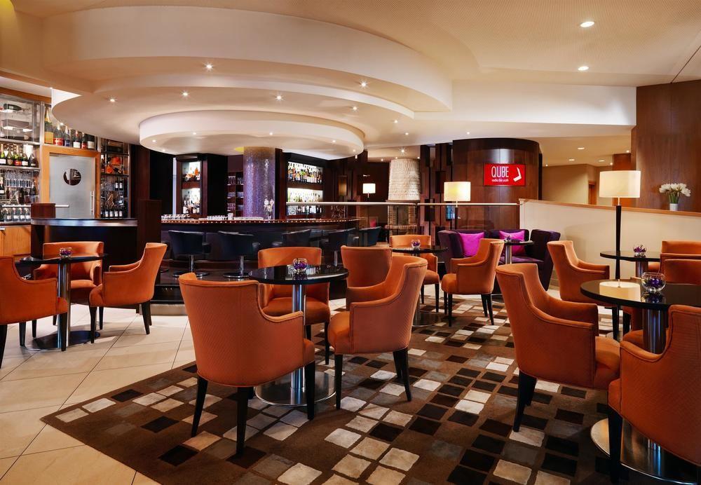 Sheraton Poznan Hotel Exterior photo The bar at the hotel