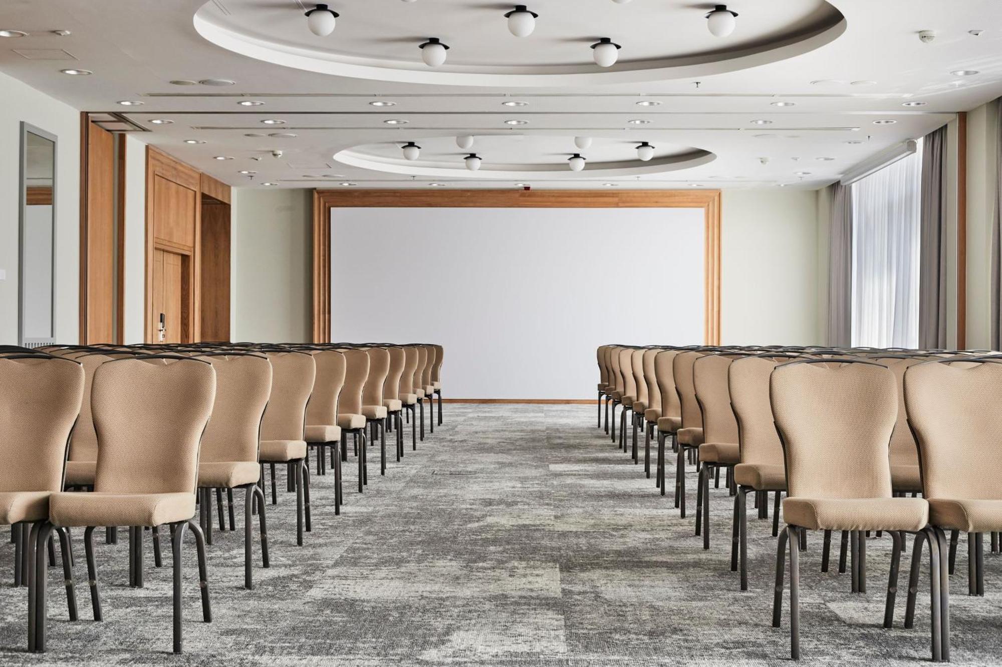 Sheraton Poznan Hotel Exterior photo Meeting room