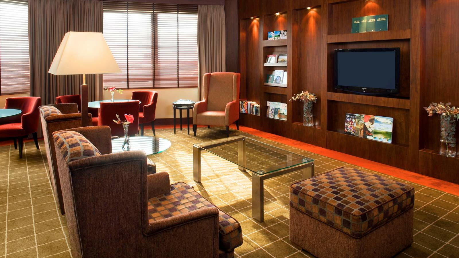 Sheraton Poznan Hotel Exterior photo The Club at London Heathrow Airport